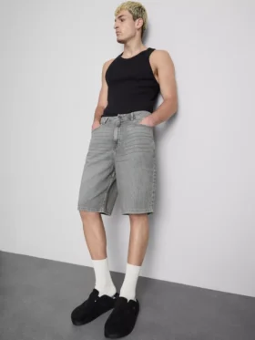 Pantaloni scurți din denim cu croială lejeră Pantaloni scurți din denim cu croială lejeră