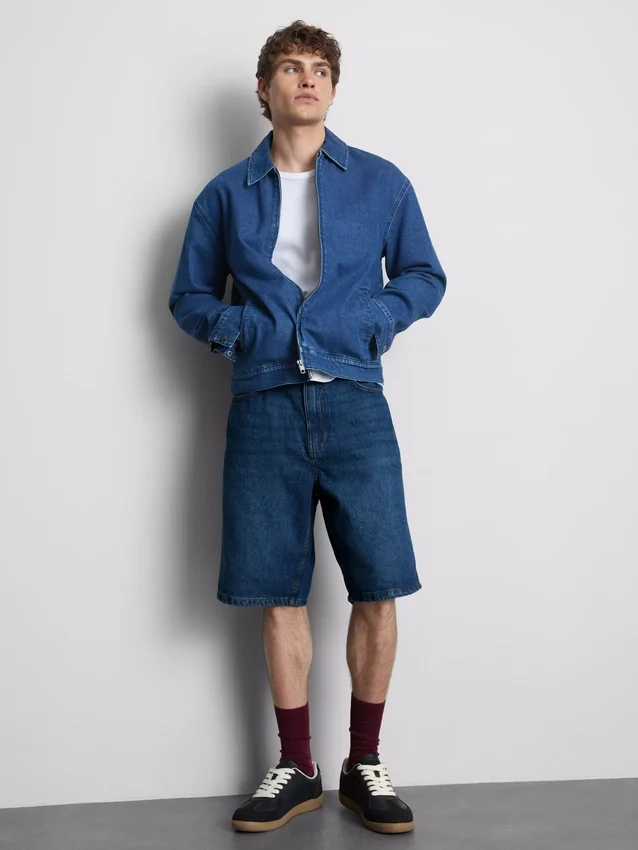 Pantaloni scurți din denim cu croială lejeră Pantaloni scurți din denim cu croială lejeră