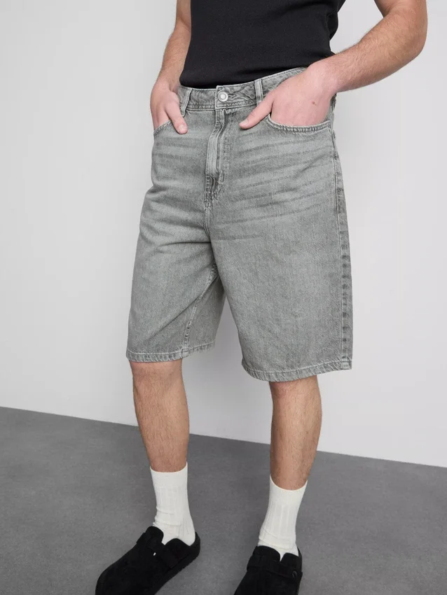 Pantaloni scurți din denim cu croială lejeră Pantaloni scurți din denim cu croială lejeră