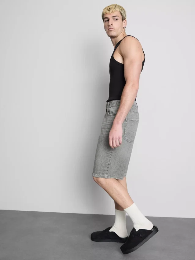 Pantaloni scurți din denim cu croială lejeră Pantaloni scurți din denim cu croială lejeră