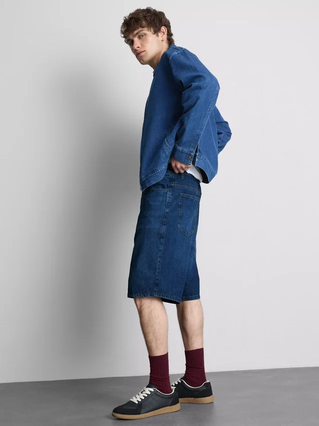 Pantaloni scurți din denim cu croială lejeră Pantaloni scurți din denim cu croială lejeră