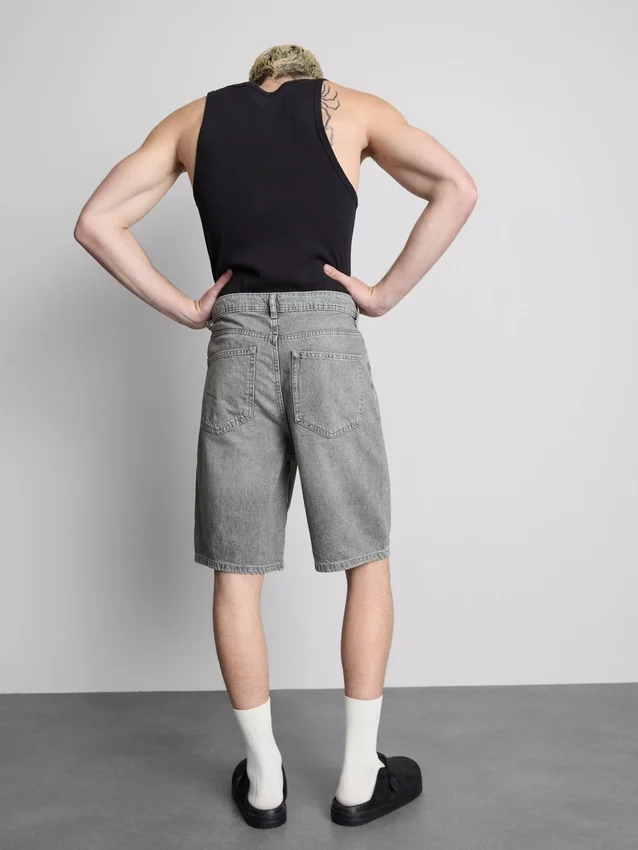 Pantaloni scurți din denim cu croială lejeră Pantaloni scurți din denim cu croială lejeră