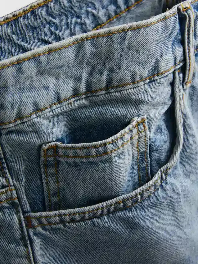 Pantaloni scurți din denim cu croială lejeră Pantaloni scurți din denim cu croială lejeră