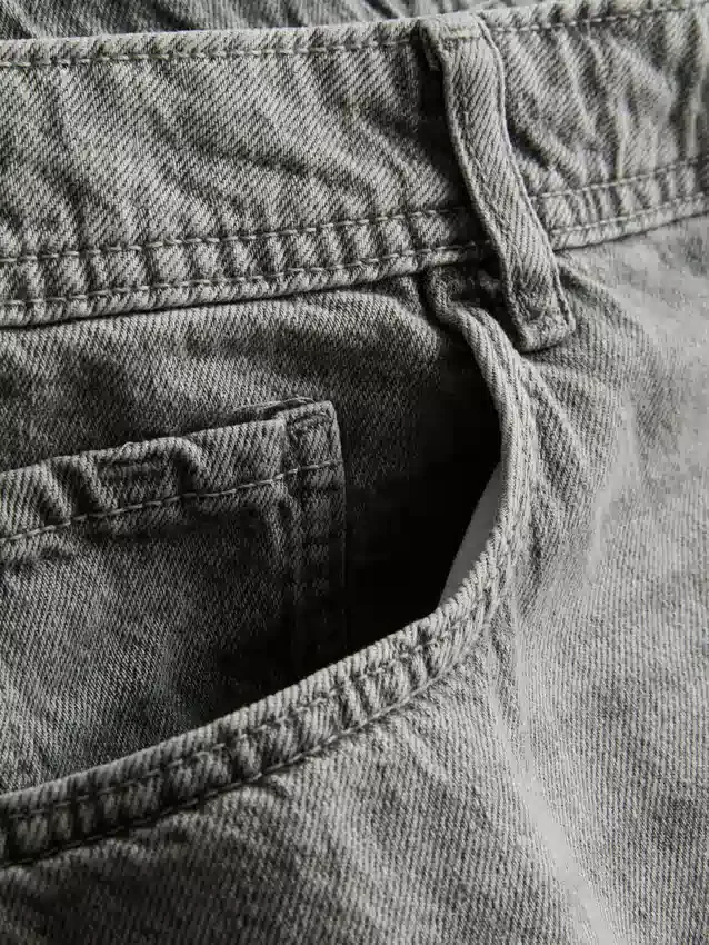 Pantaloni scurți din denim cu croială lejeră Pantaloni scurți din denim cu croială lejeră
