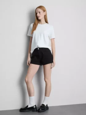 Pantaloni scurți din denim cu talie medie și tiv răsfrânt