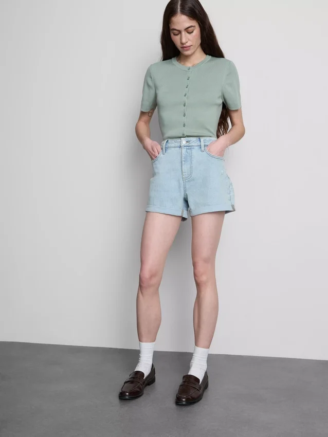 Pantaloni scurți din denim cu talie medie și tiv răsfrânt Pantaloni scurți din denim cu talie medie și tiv răsfrânt