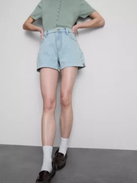 Pantaloni scurți din denim cu talie medie și tiv răsfrânt