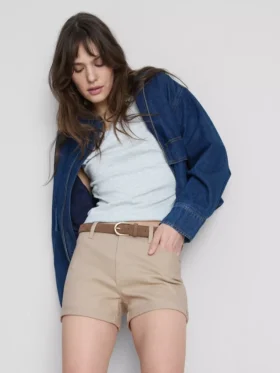Pantaloni scurți din denim cu talie medie și tiv răsfrânt