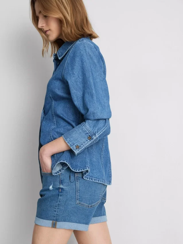 Pantaloni scurți din denim cu talie medie și tiv răsfrânt Pantaloni scurți din denim cu talie medie și tiv răsfrânt