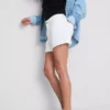 Pantaloni scurți din denim cu talie medie și tiv răsfrânt Pantaloni scurți din denim cu talie medie și tiv răsfrânt