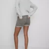 Pantaloni scurți din denim cu talie medie și tiv răsfrânt Pantaloni scurți din denim cu talie medie și tiv răsfrânt