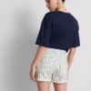 Pantaloni scurți din denim cu talie medie și tiv răsfrânt Pantaloni scurți din denim cu talie medie și tiv răsfrânt