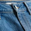 Pantaloni scurți din denim cu talie medie și tiv răsfrânt Pantaloni scurți din denim cu talie medie și tiv răsfrânt