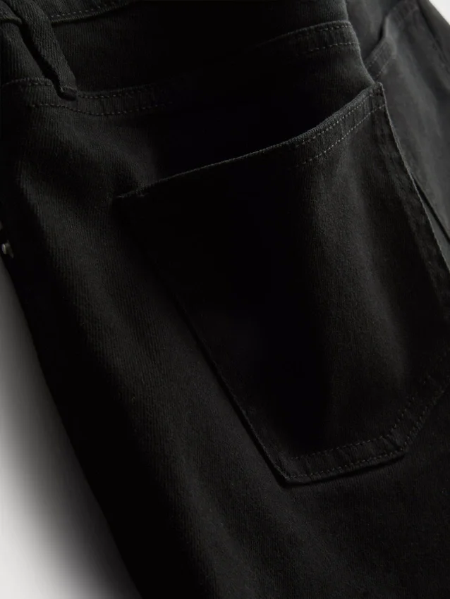 Pantaloni scurți din denim cu talie medie și tiv răsfrânt Pantaloni scurți din denim cu talie medie și tiv răsfrânt