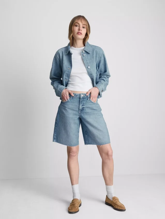 Pantaloni Scurți din denim cu tiv nefinisat Pantaloni Scurți din denim cu tiv nefinisat