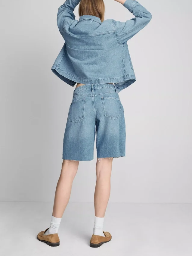 Pantaloni Scurți din denim cu tiv nefinisat Pantaloni Scurți din denim cu tiv nefinisat