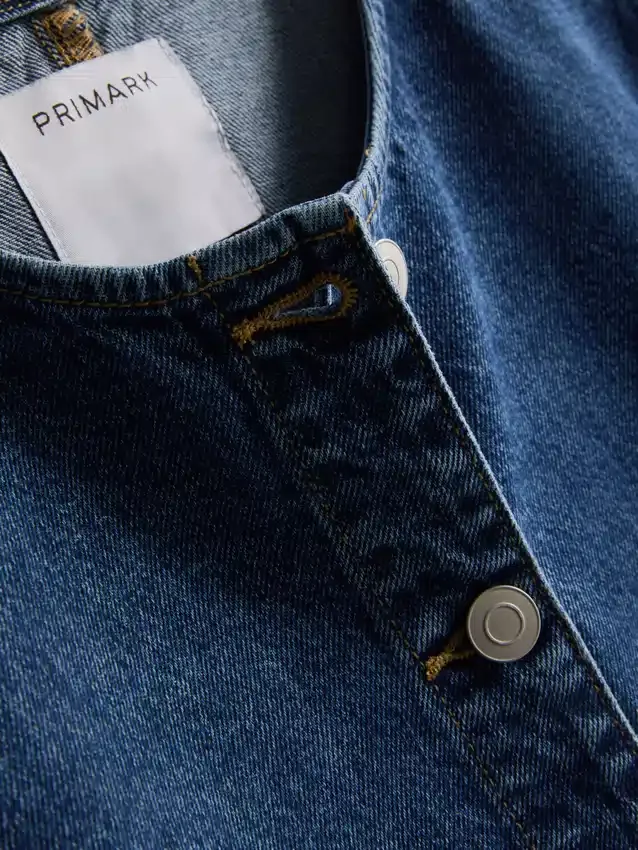 Pantaloni Scurți din denim de bumbac cu mâneci scurte strânse la talie Pantaloni Scurți din denim de bumbac cu mâneci scurte strânse la talie