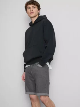 Pantaloni scurți din denim slim cu talie medie Pantaloni scurți din denim slim cu talie medie