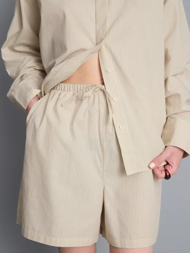 Pantaloni scurți din poplin de bumbac cu dungi Pantaloni scurți din poplin de bumbac cu dungi