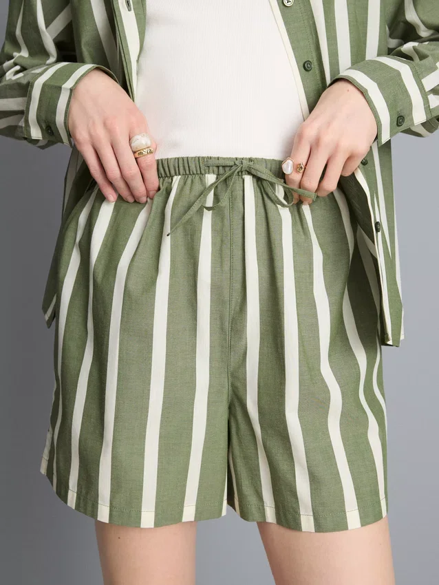 Pantaloni scurți din poplin de bumbac cu dungi Pantaloni scurți din poplin de bumbac cu dungi
