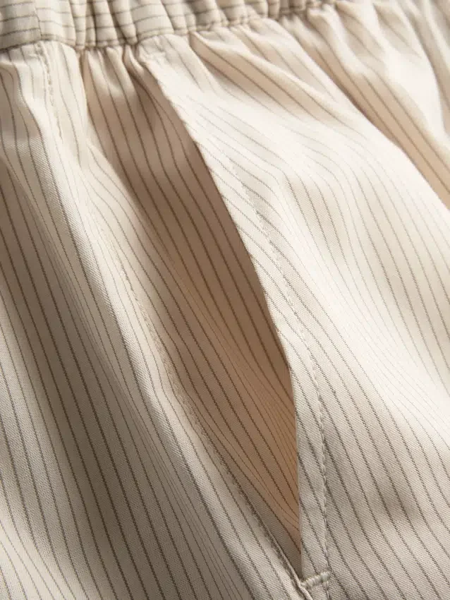 Pantaloni scurți din poplin de bumbac cu dungi Pantaloni scurți din poplin de bumbac cu dungi