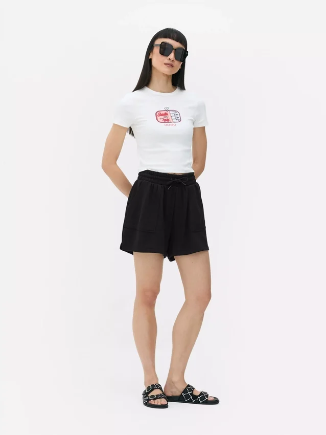 Pantaloni scurți din tricou cu șnur Pantaloni scurți din tricou cu șnur