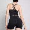Pantaloni scurți fără cusături, care se mulează pe siluetă
