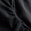 Pantaloni scurți fără cusături, care se mulează pe siluetă