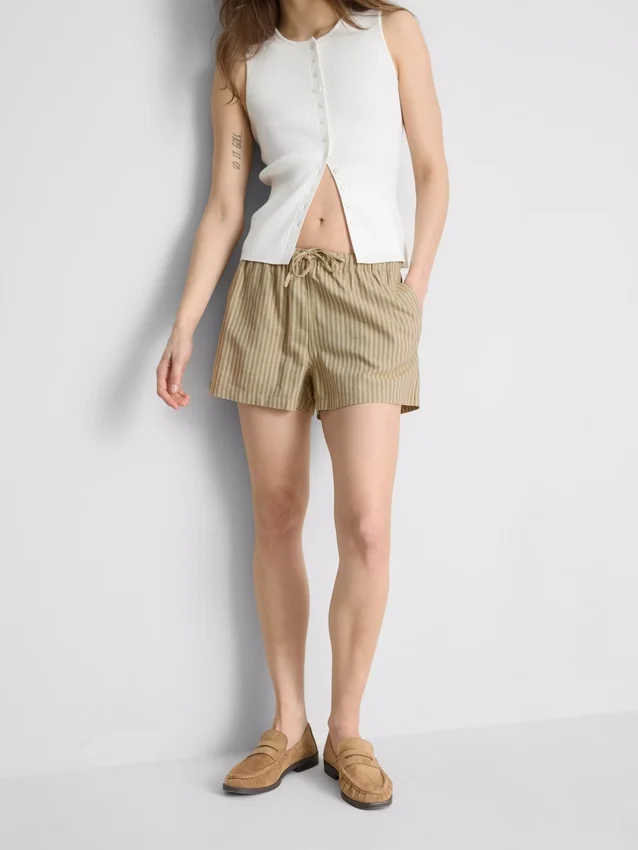 Pantaloni scurți oxford cu dungi și talie înaltă Pantaloni scurți oxford cu dungi și talie înaltă
