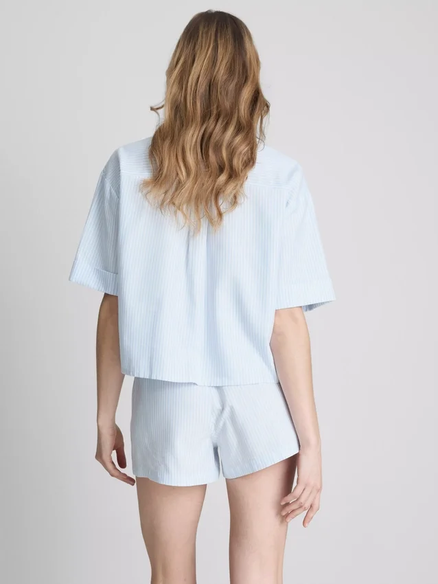 Pantaloni scurți oxford cu dungi și talie înaltă Pantaloni scurți oxford cu dungi și talie înaltă