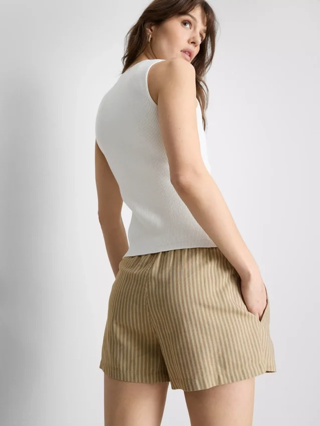Pantaloni scurți oxford cu dungi și talie înaltă Pantaloni scurți oxford cu dungi și talie înaltă