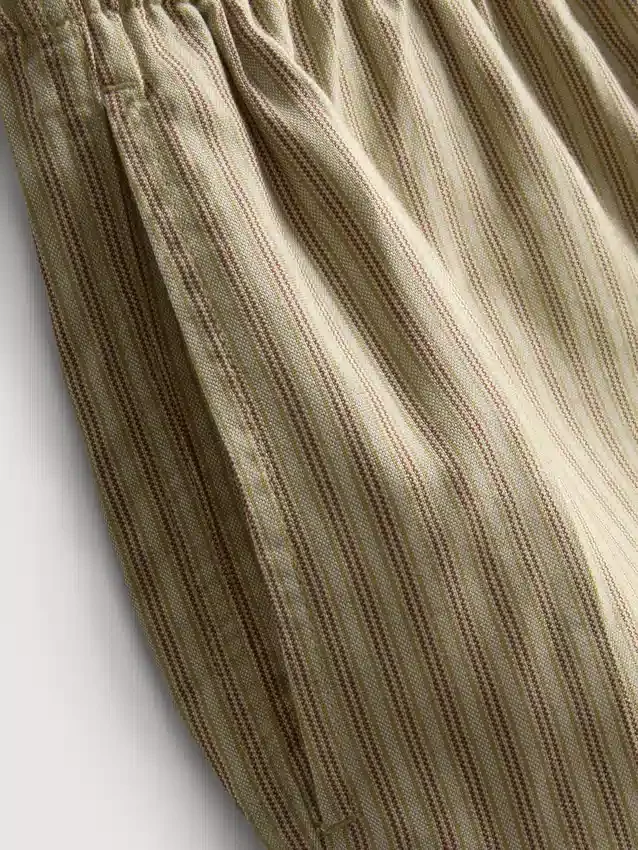 Pantaloni scurți oxford cu dungi și talie înaltă Pantaloni scurți oxford cu dungi și talie înaltă