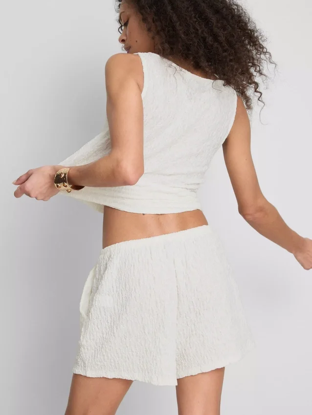 Pantaloni Scurți relaxați, cu aspect șifonat, de la Paula Echevarría Pantaloni Scurți relaxați, cu aspect șifonat, de la Paula Echevarría