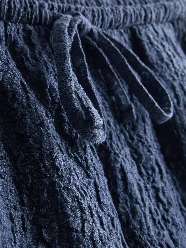 Pantaloni Scurți relaxați, cu aspect șifonat, de la Paula Echevarría Pantaloni Scurți relaxați, cu aspect șifonat, de la Paula Echevarría
