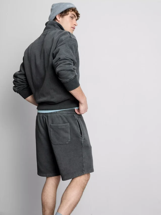 Pantaloni scurți spălați, cu talie elastică Pantaloni scurți spălați, cu talie elastică