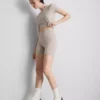 Pantaloni scurți sport fără cusături, cu bandă elastică încrucișată la talie