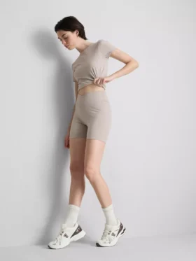 Pantaloni scurți sport fără cusături, cu bandă elastică încrucișată la talie