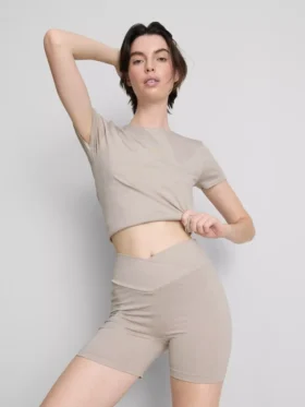 Pantaloni scurți sport fără cusături, cu bandă elastică încrucișată la talie