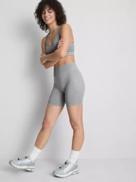 Pantaloni scurți sport fără cusături, cu luciu intens