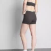 Pantaloni Scurți sportivi încrucișati, in culori contrastante