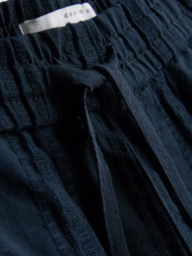 Pantaloni scurți texturați cu șnur Pantaloni scurți texturați cu șnur
