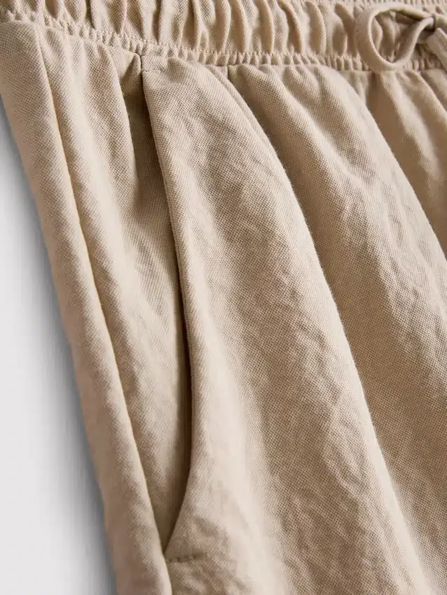Pantaloni scurți texturați cu șnur Pantaloni scurți texturați cu șnur