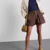 Pantaloni scurți utilitari din denim de bumbac Pantaloni scurți utilitari din denim de bumbac