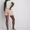 Pantaloni scurți utilitari din denim de bumbac Pantaloni scurți utilitari din denim de bumbac