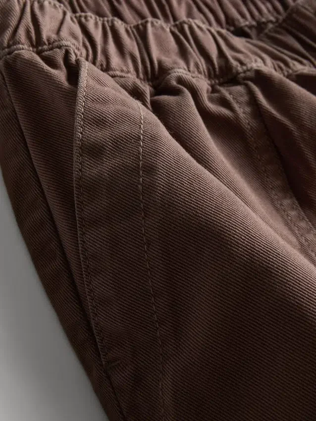 Pantaloni scurți utilitari din denim de bumbac Pantaloni scurți utilitari din denim de bumbac
