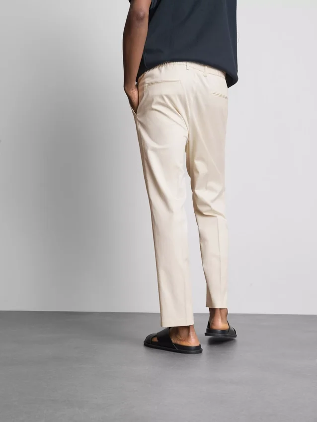 Pantaloni slim fit cu finisaj pufos „The Edit” Pantaloni slim fit cu finisaj pufos „The Edit”