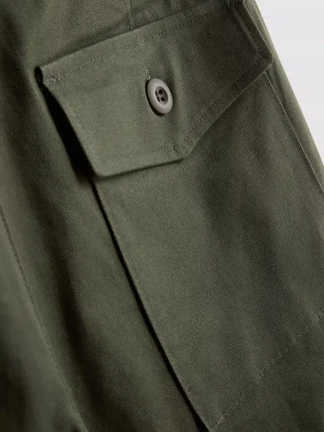 Pantaloni utilitari cu croi evazat, cu conținut ridicat de bumbac Pantaloni utilitari cu croi evazat, cu conținut ridicat de bumbac