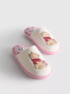 Papuci de Casă tip mule cu Winnie the Pooh de la Disney Papuci de Casă tip mule cu Winnie the Pooh de la Disney