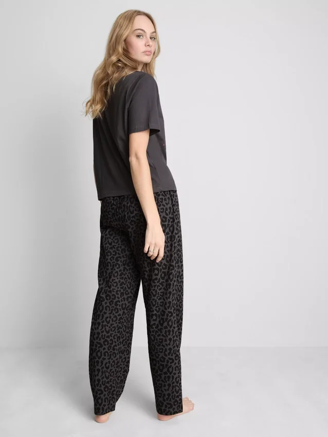 Pijamale Bratz din bumbac cu imprimeu leopard Pijamale Bratz din bumbac cu imprimeu leopard