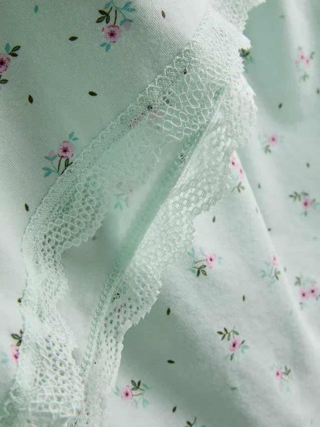 Pijamale cami cu bordură din dantelă Pijamale cami cu bordură din dantelă
